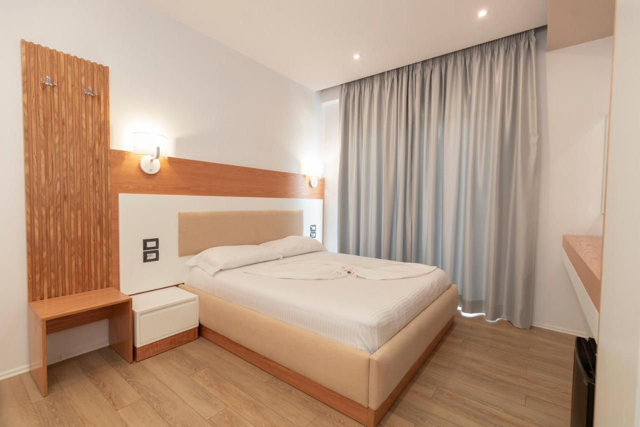 Ventus Hotel Ksamil Esterno foto
