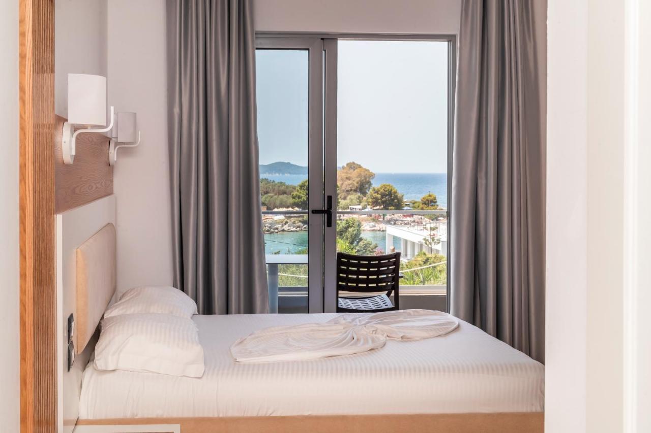 Ventus Hotel Ksamil Esterno foto