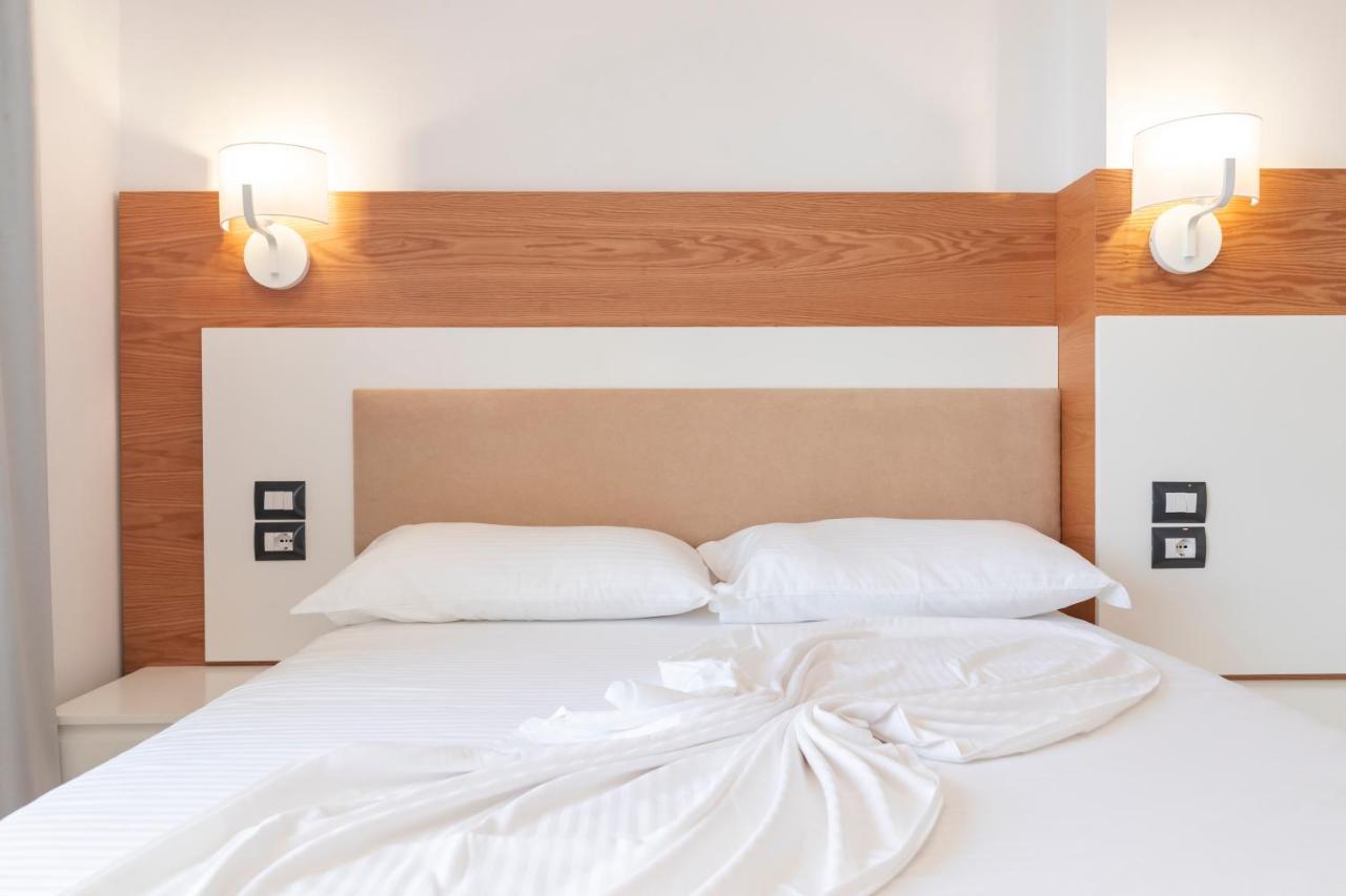 Ventus Hotel Ksamil Esterno foto