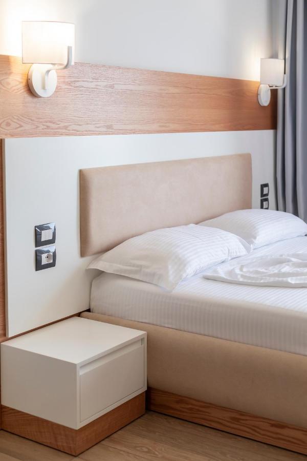 Ventus Hotel Ksamil Esterno foto