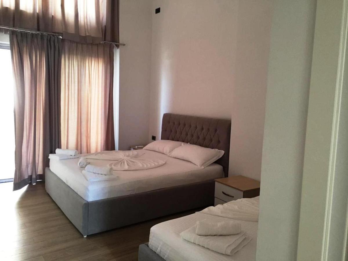 Ventus Hotel Ksamil Esterno foto