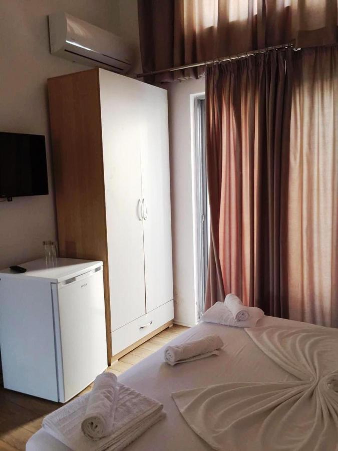 Ventus Hotel Ksamil Esterno foto