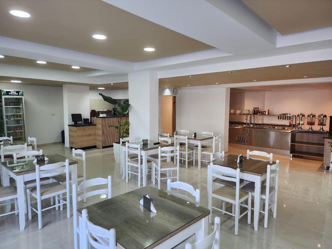 Ventus Hotel Ksamil Esterno foto