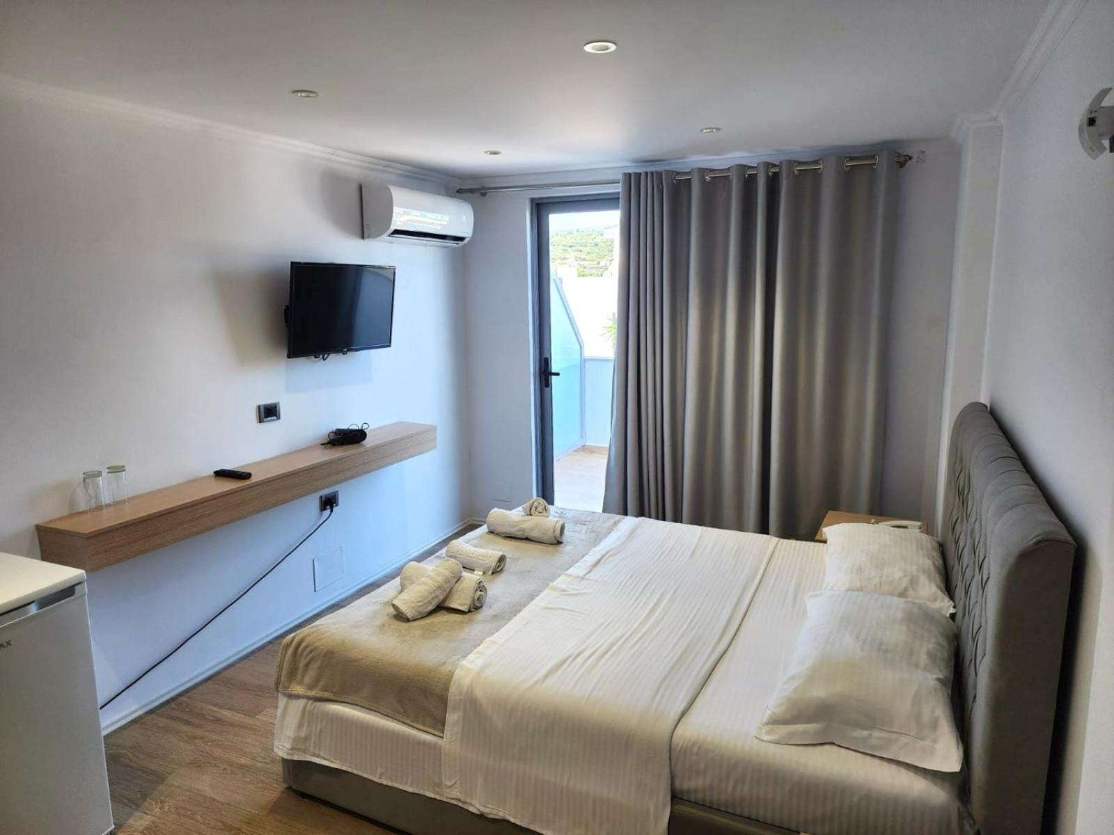 Ventus Hotel Ksamil Esterno foto