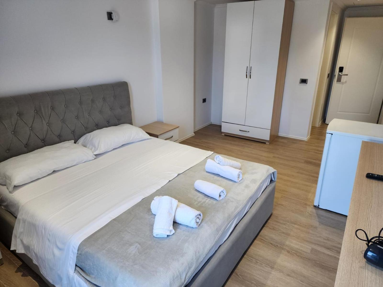 Ventus Hotel Ksamil Esterno foto