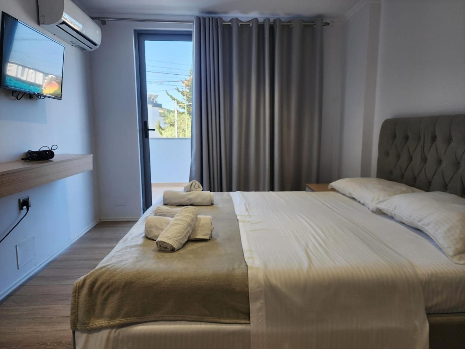 Ventus Hotel Ksamil Esterno foto